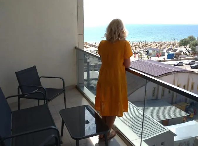 Lucia, La 10 M De Plaja, Superba Spre Mare Apartmán Năvodari