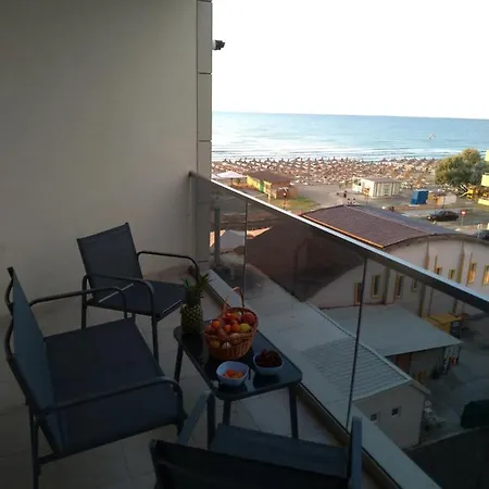 Apartment Lucia, La 10 M De Plaja, Superba Spre Mare