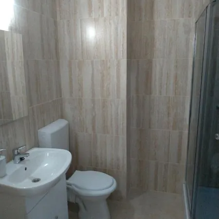 Lucia, La 10 M De Plaja, Superba Spre Mare *